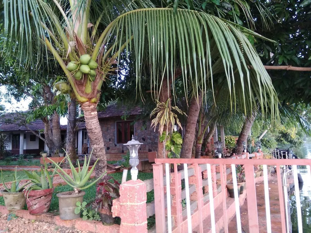 ***  Aquabliss Resort Champakulam India